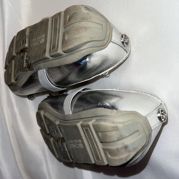 Michael Kors size 7 ballet style sandal. - Picture 4 of 8